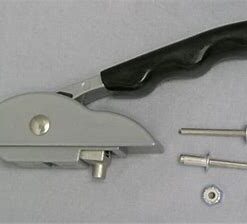 Dometic KIT LIFT HANDLE (INCL RIVETS)